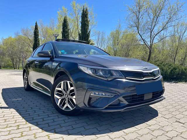 Business Sedan
