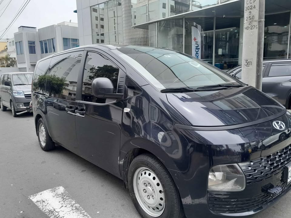 Hyundai Staria — 1 / 5