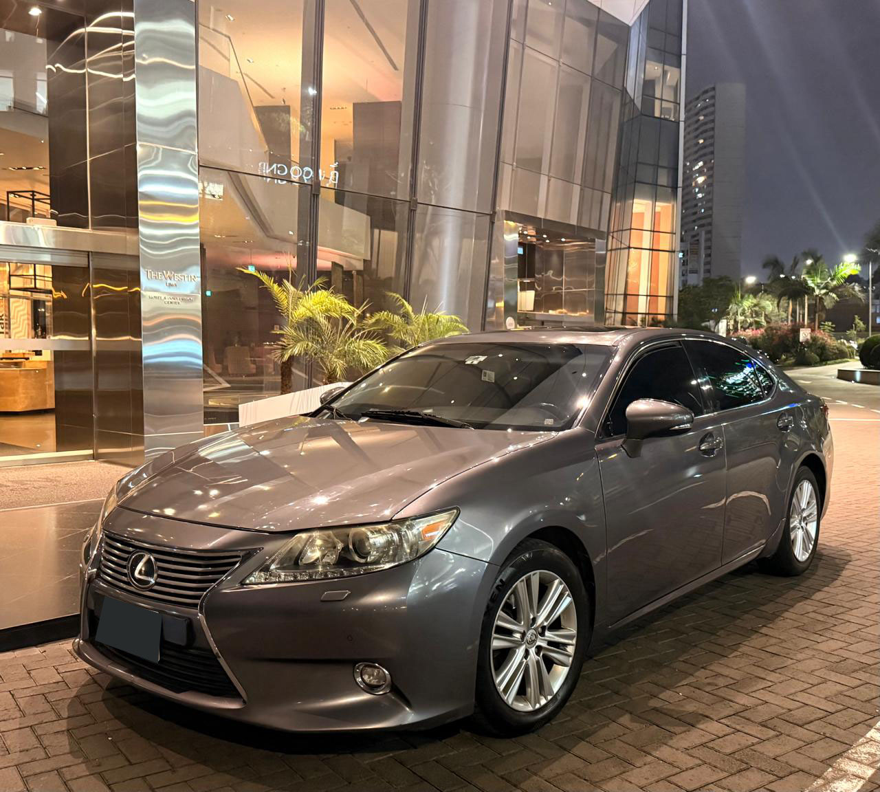 Lexus ES 350 — 1 / 5